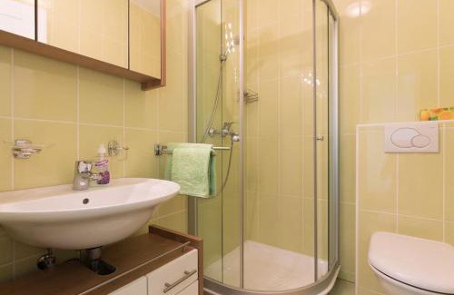Municipality of Omisalj Apartment | Villa Ajda - Green room