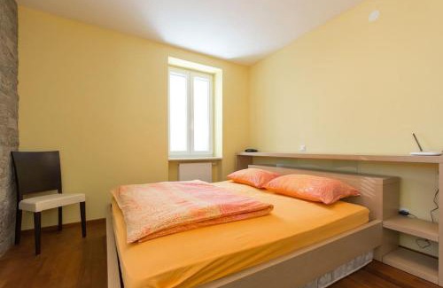 Municipality of Omisalj Apartment | Villa Ajda - Orange room