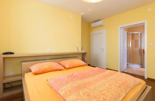 Municipality of Omisalj House | Villa Ajda - Orange Room, Krk