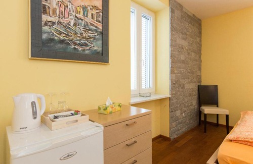 Municipality of Omisalj House | Villa Ajda - Orange Room, Krk