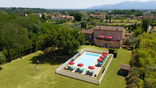 Capannori Villa | Villa al Falchetto by VacaVilla