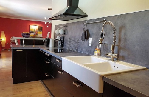 Tavel Villa | Villa Alba: Sunlit Comfort in Lirac
