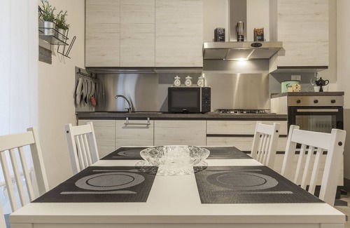 Salario Apartment | Villa Albani Apartment