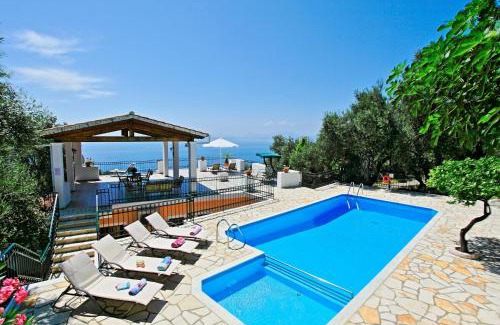 Nisaki Villa | Villa Alexandros