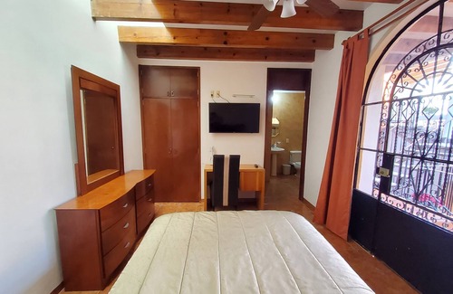 Del Carmen House | Villa Alfonsina