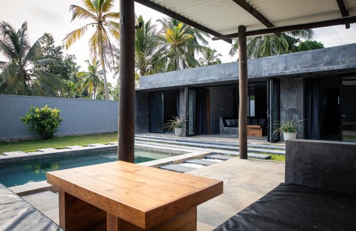 Kathaluwa Villa | Villa Allure & Villa Ahurewa