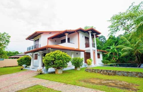 Hikkaduwa Villa | Villa Almond Leaf