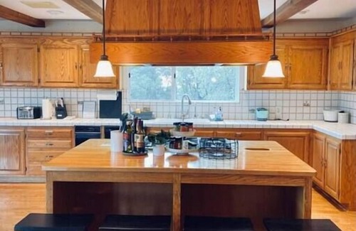Mariposa House | Villa Alta Vista at Yosemite- Views and Game Room