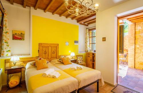 Montaione Villa | Villa Amadeo by PosarelliVillas
