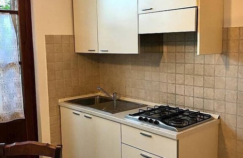 Massa Marittima House | Villa Amarena N: A graceful studio apartment in the characteristic style of the Tuscan countryside, with Free WI-FI.