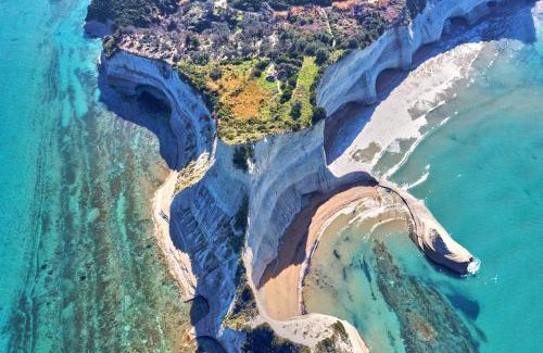 Peroulades Apartment | Villa Amarilda - Private Pool & Garden in Corfu