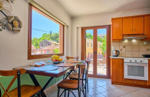Peroulades Apartment | Villa Amarilda - Private Pool & Garden in Corfu