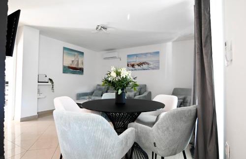 Ribarica Villa | Villa Amaris & POOL