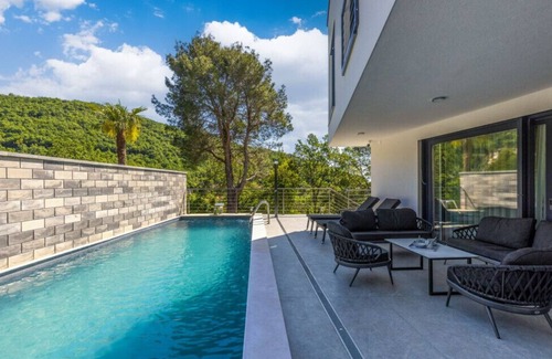 Obrs Villa | Villa Amelie by Villas Guide