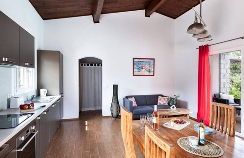 Figari Villa | Villa Amelie - Two Bedroom Villa, Sleeps 4