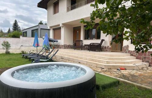 Varna House | Villa Amity
