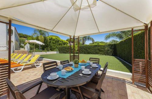 Figueiral Villa | Villa Amora by Villa Plus