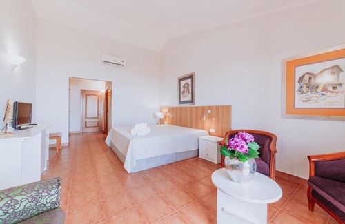 Prazeres House | Villa Amore Accommodation