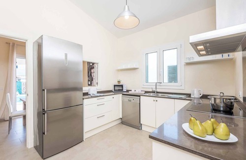 Punta Grossa Villa | Villa Anabel - Modern & Stylish One-Level Villa with Plenty of Outside Space