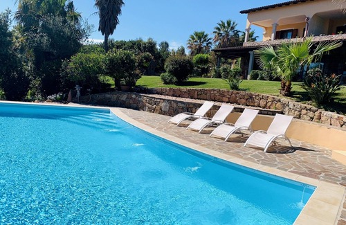 Olbia Apartment | Villa Anastasia Superior Suite in B&B con Piscina