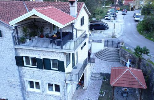 Skaljari Apartment | Villa Andrea Apartments with parking