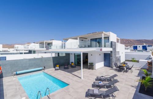 Puerto Calero Villa | Villa Andrea del Mar by Villa Plus