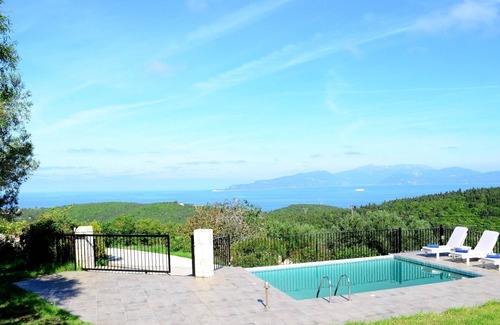 Katsarata Villa | VILLA ANDRONIKI