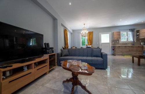 Sinarades House | Villa Angelique