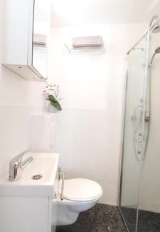 Fabron House | Villa Angelus