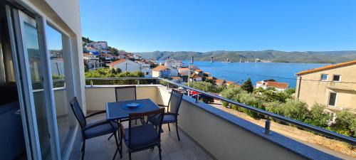 Komarna Apartment | Villa Aninka
