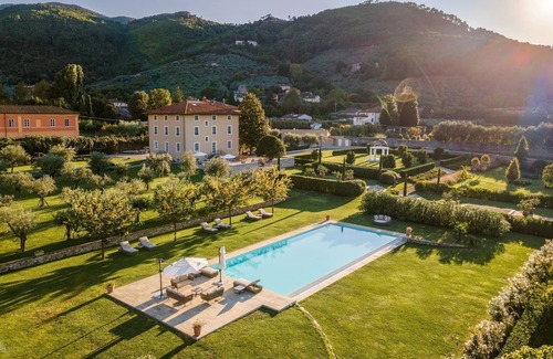 Vorno Villa | Villa Annabelle - Six Bedroom Villa, Sleeps 18