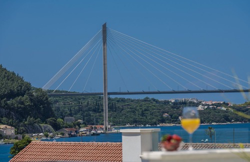 Mokosica Villa | Villa Anny with Private Pool & Free Parking Garage