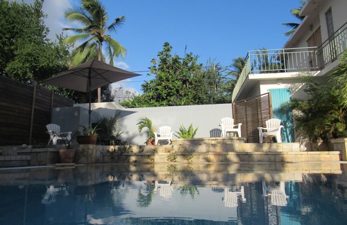 La Saline Les Bains Villa | Villa Anthalo and its large heated swimming pool, 2 steps from the lagoon