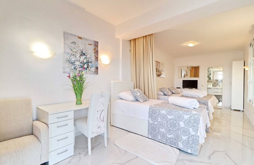 Postup Hotel | Villa Antonio