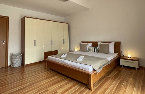 Stobrec Villa | Villa Apricot - large house with garage parking space