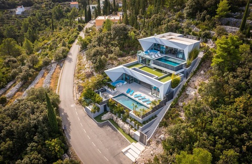 Zrnovo Villa | Villa Aqua Majestic Diamond | Sumptuous 5 Bedroom Villa | Magnificent Adriatic.