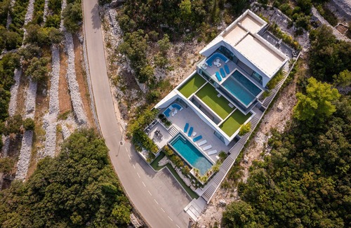 Zrnovo Villa | Villa Aqua Majestic Diamond | Sumptuous 5 Bedroom Villa | Magnificent Adriatic.