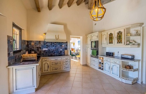 Tourrettes-sur-Loup Ski Chalet | Villa Aqui – Elegance & peace with pool