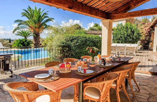 Tourrettes-sur-Loup Ski Chalet | Villa Aqui – Elegance & peace with pool