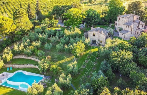 Montepulciano Villa | Villa Ardita: A characteristic and welcoming two-story villa surrounded by the greenery, with Free WI-FI.