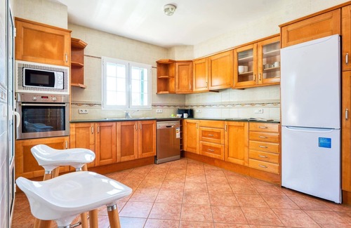 Coves Noves Villa | Villa Arenal by Villa Plus