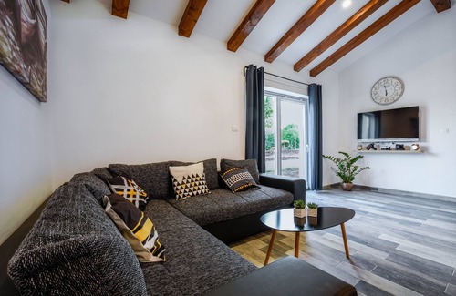 Zupanici House | Villa Ari for family and friends