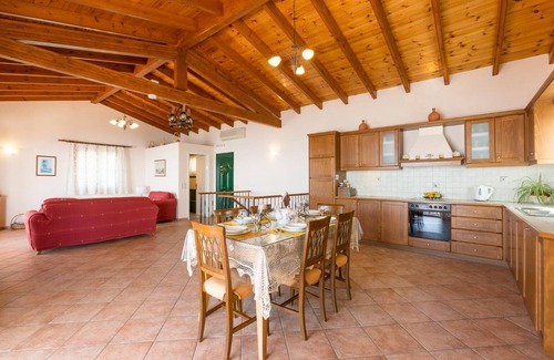 Katavolos Villa | Villa Armandos - Three Bedroom Villa, Sleeps 6