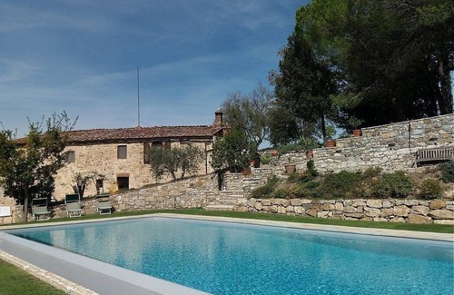 Castellina in Chianti House | Villa Arnica B: A graceful cottage surrounded by vineyards and olive groves, with Free WI-FI.