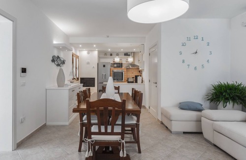 Corsano Villa | VILLA AROMA