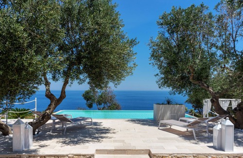 Corsano Villa | VILLA AROMA
