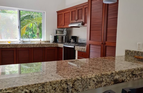 Akumal Villa | Villa Arrecife - Beautiful Villa Sleeps 14 with Private Pool