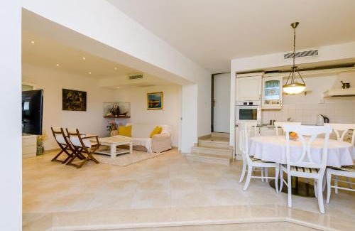 Mlini Villa | Villa Art Gallery