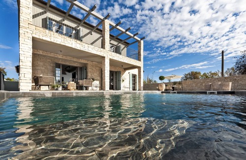 Matohanci Villa | Villa Art Renata - Pool, Sauna & Jacuzzi on 700m2