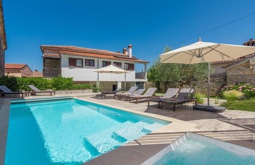 Rovinjsko Selo Villa | Villa Artiana with swimming pool near Rovinj
